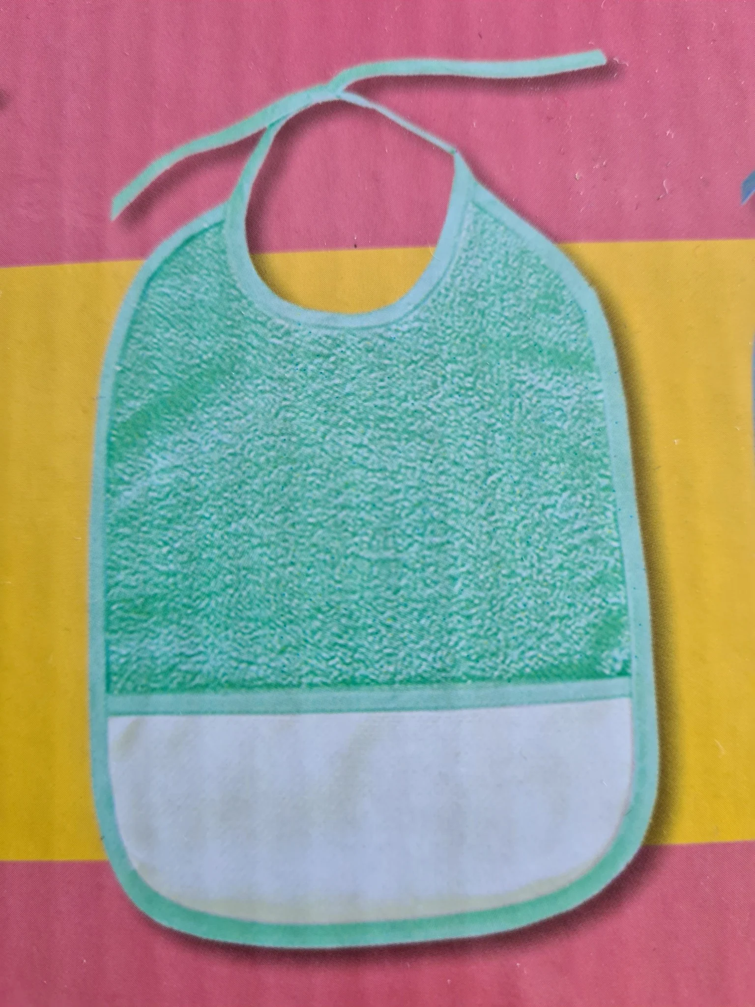 Bavoir à broder en éponge de qualité supérieure - dimension totale 25X33cm - zone à broder : 23X8cm (prix pour un bavoir) - Image 11