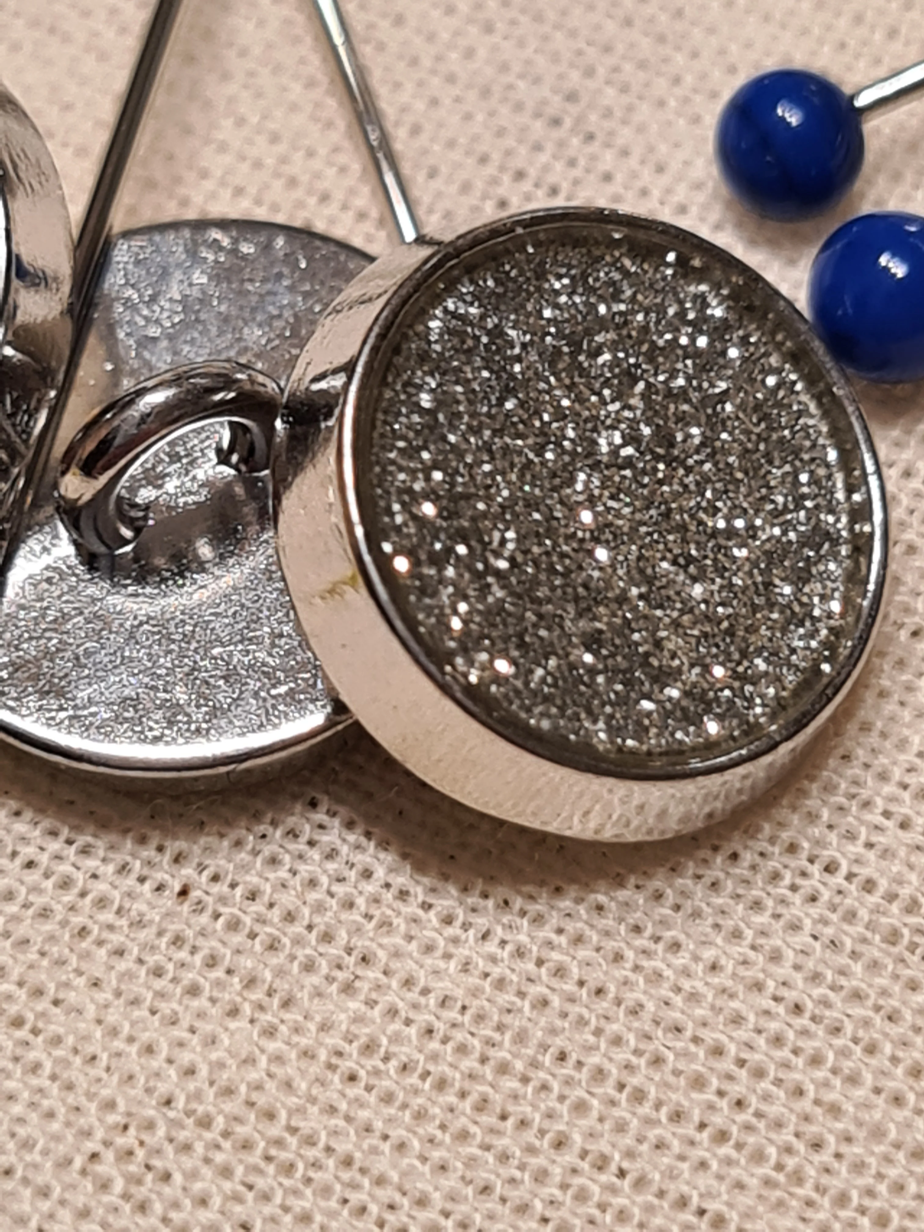 Boutons en métal pailleté à pied 11mm (prix à la pièce) - Image 3
