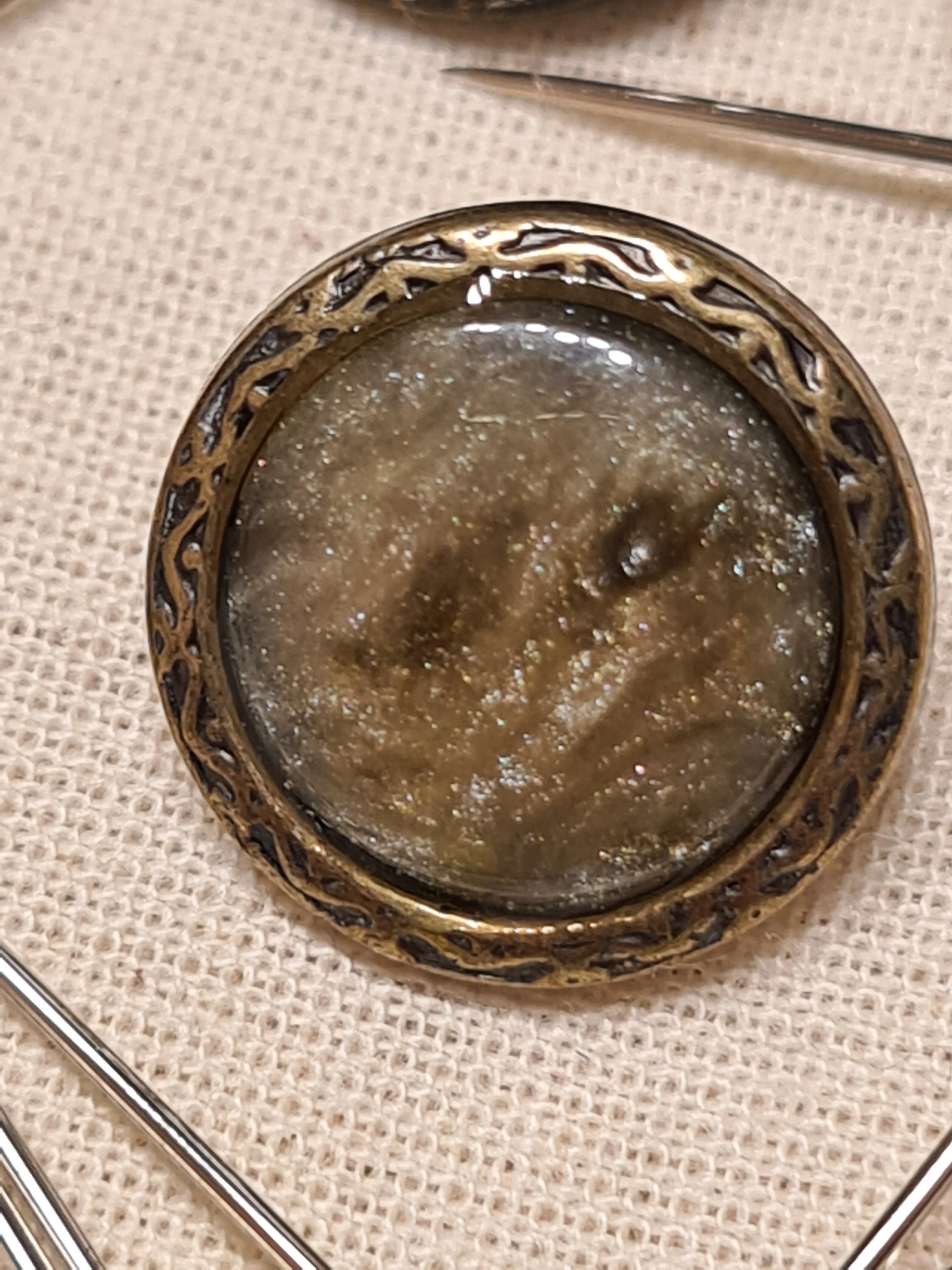 Boutons en métal imitation pierre ton beige/kaki 13mm (prix à la pièce) - Image 4