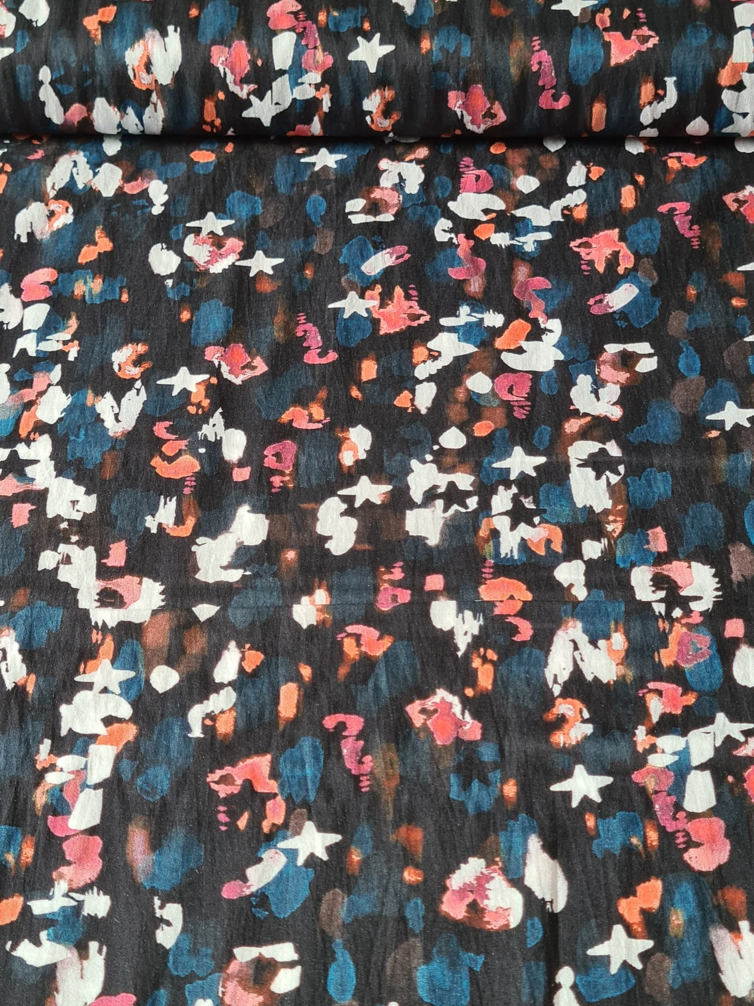 Cotton lawn oeko-tex "Ciel étoilé sur fond noir" de la collection Flourish de Dashwood Studio par Helen Powlman (prix pour 10cm) - Image 3