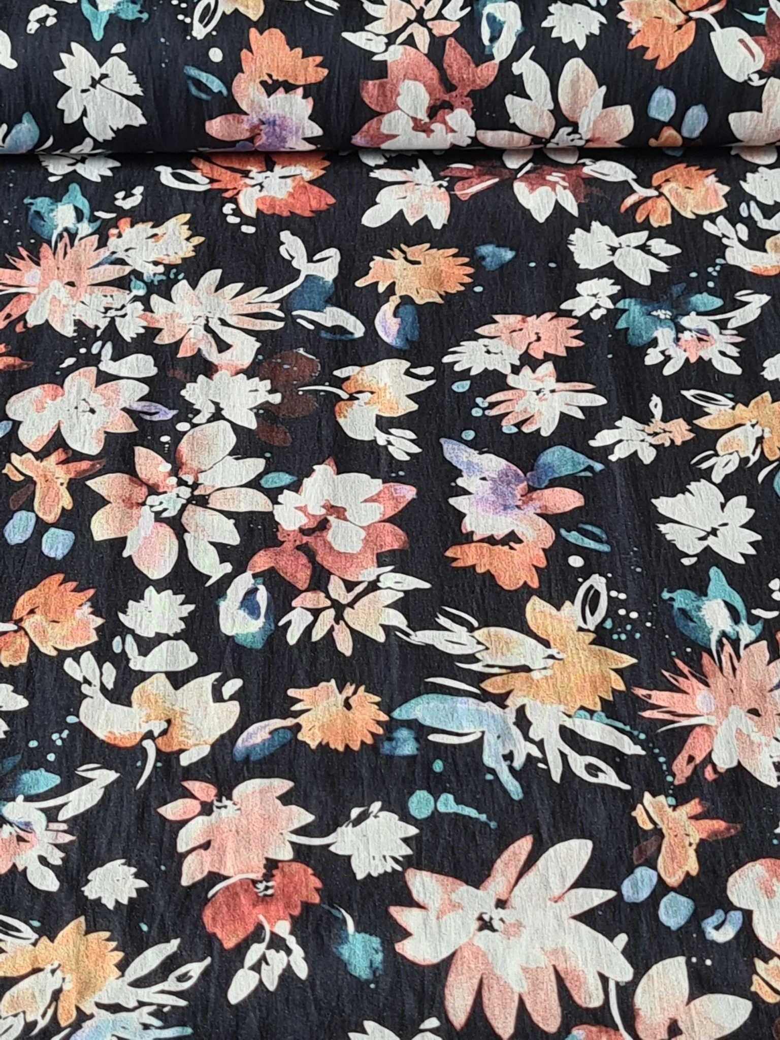 Cotton lawn oeko-tex "Flourish sur fond noir" de Dashwood Studio par Helen Powlman (prix pour 10cm) - Image 3