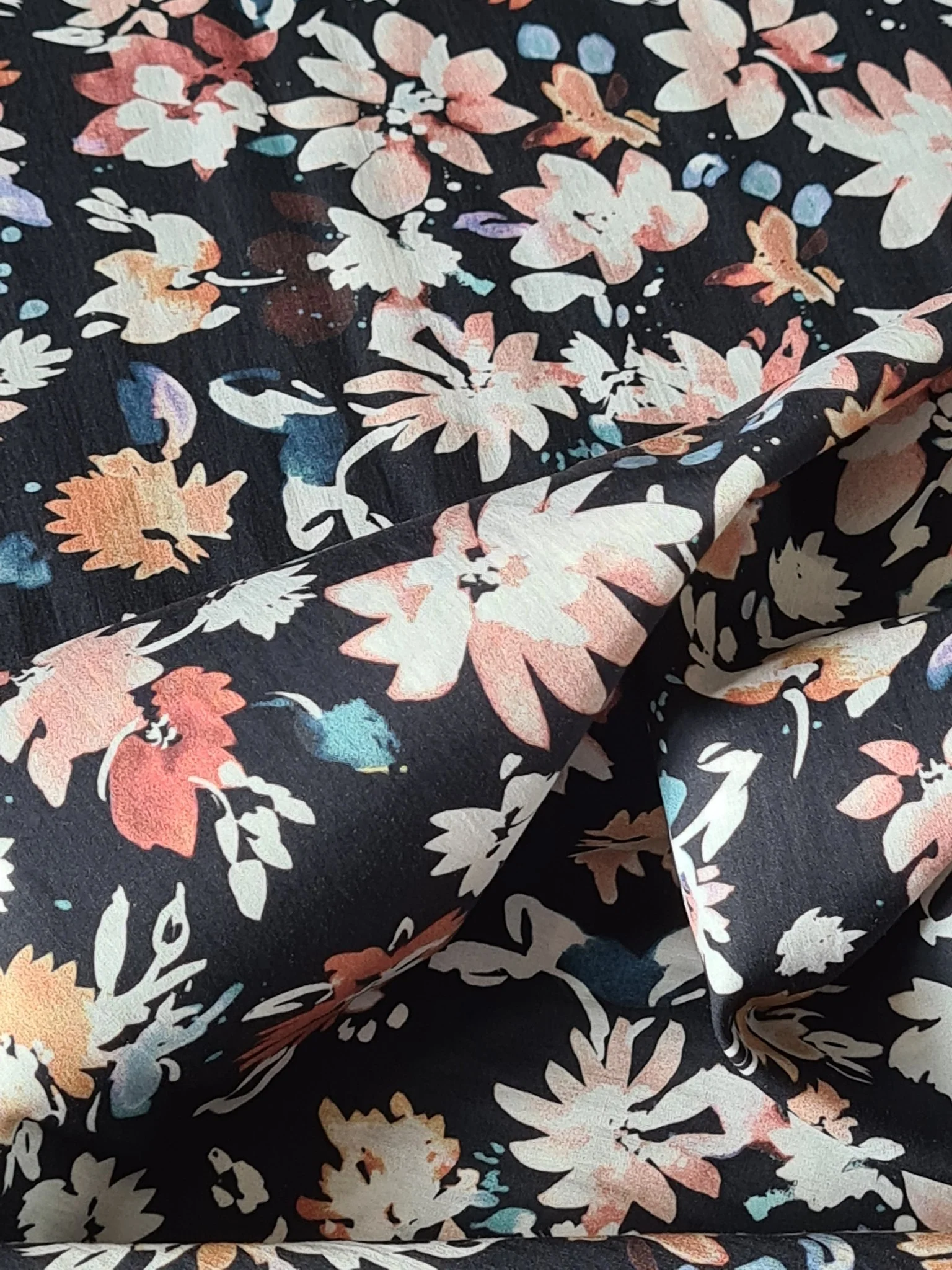 Cotton lawn oeko-tex "Flourish sur fond noir" de Dashwood Studio par Helen Powlman (prix pour 10cm) - Image 5