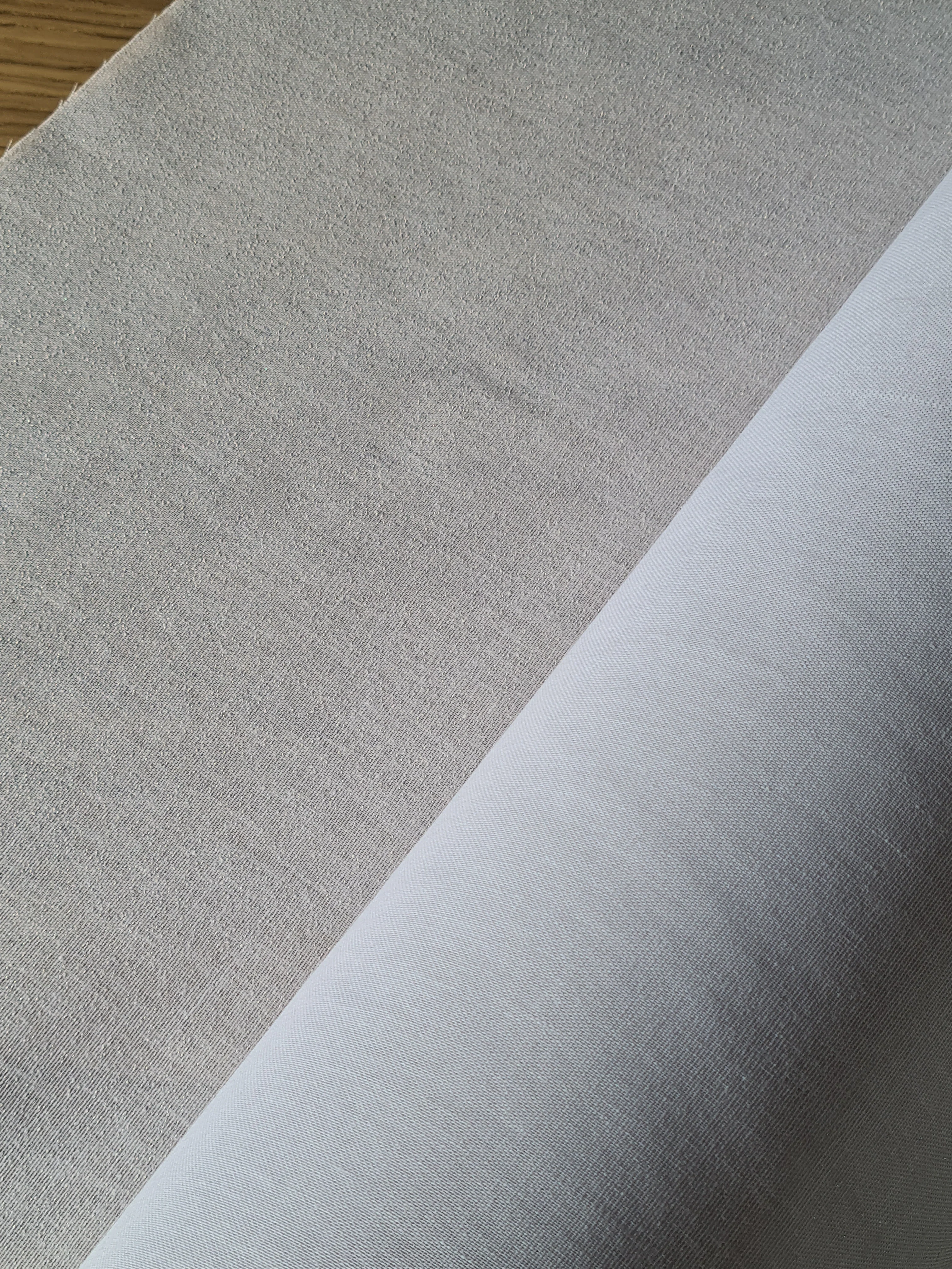 Entoilage tissé thermocollant 100% coton - qualité A4 - laize de 90cm- disponible en noir et blanc (prix au mètre) - Image 4