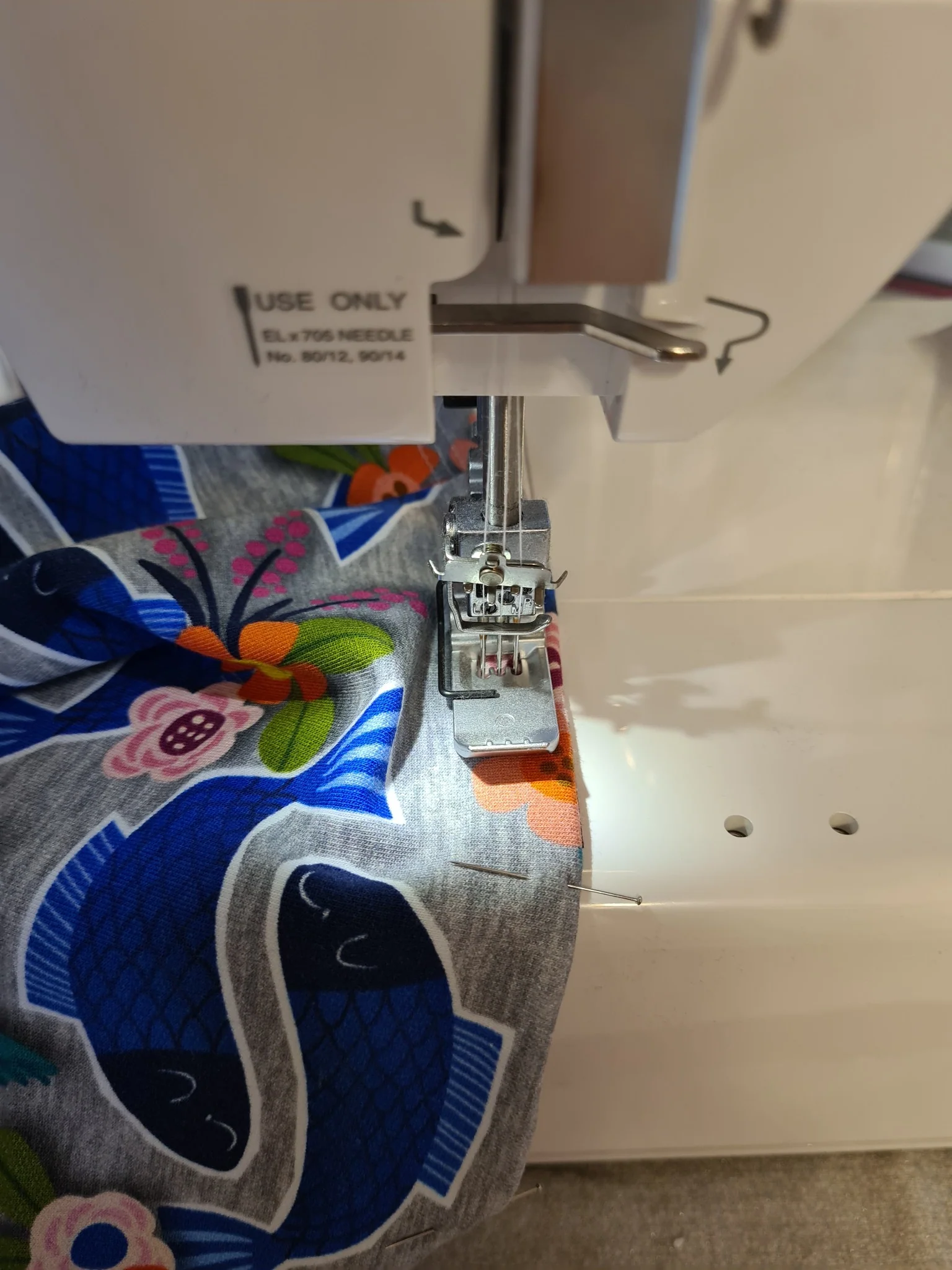 Je découvre la surjeteuse et je couds mon premier tee-shirt - Image 4