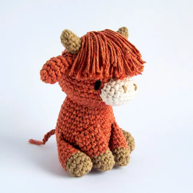 Kit Amigurumi Aidan la vache - marque Hoooked (prix pour le set) - Image 4