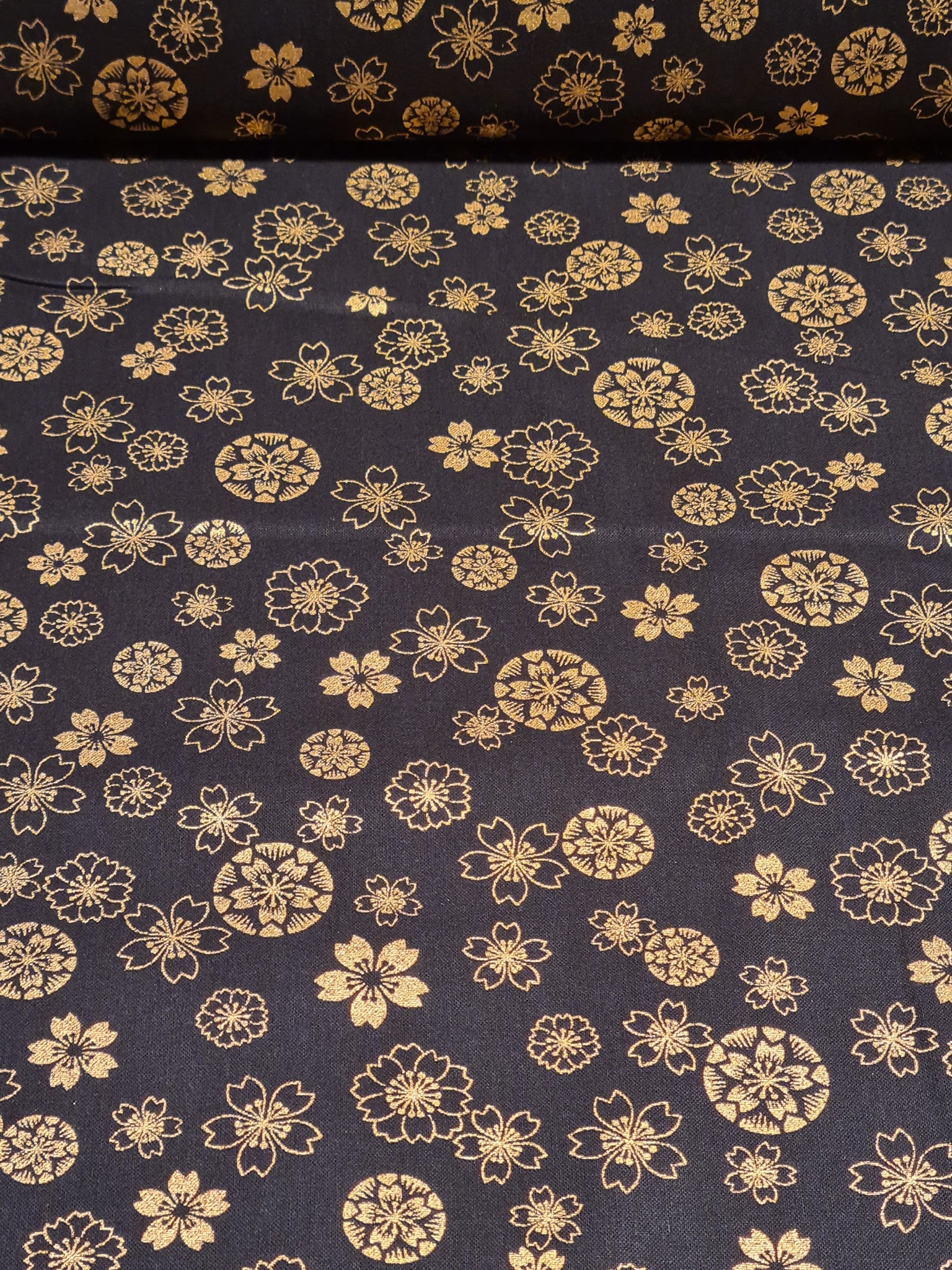 Tissu 100% coton Sakura doré noir (prix pour 10cm) - Image 4