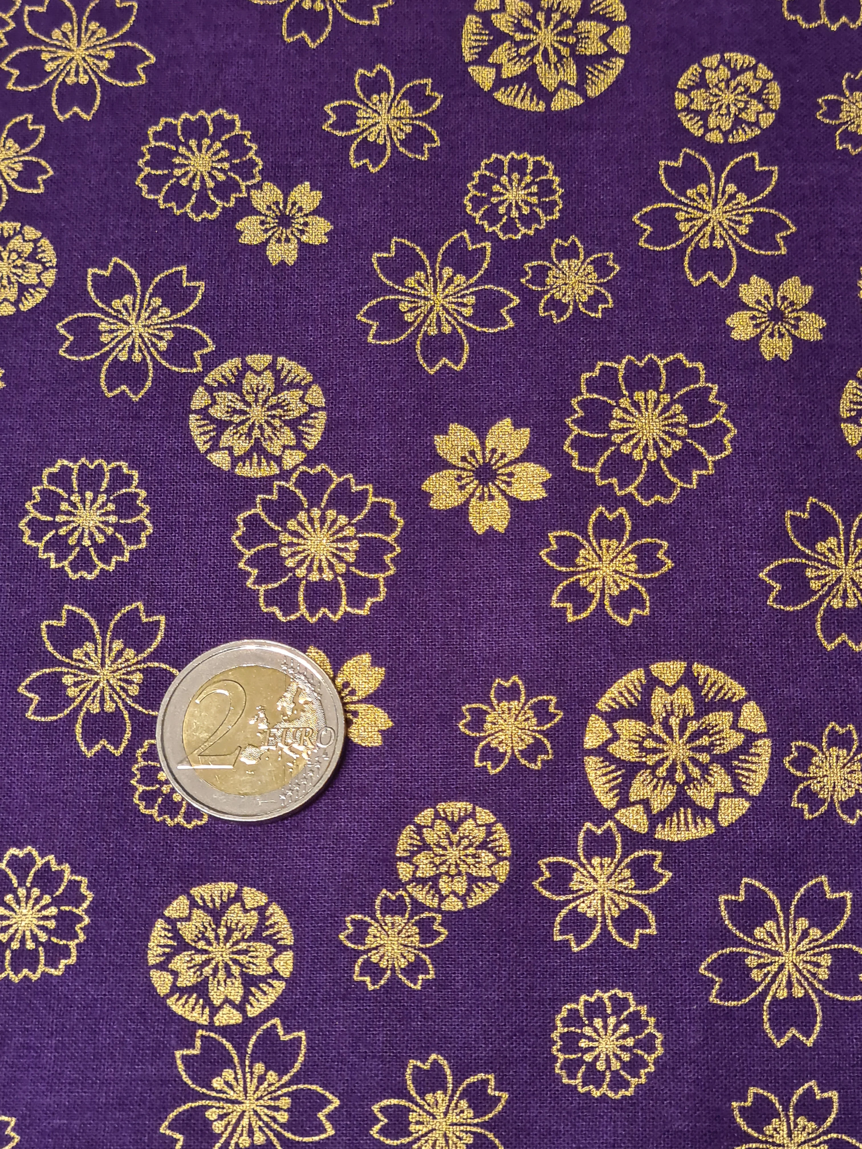 Tissu 100% coton Sakura doré sur fond mauve (prix pour 10cm) - Image 3